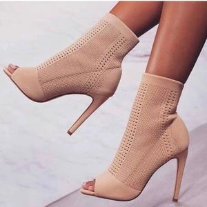 Cape Robin Size 10 Heels